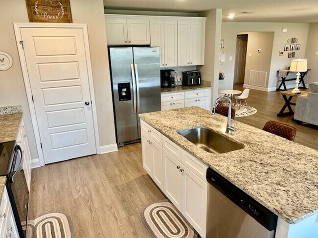 Building Photo - Gulfport 4 Bedroom