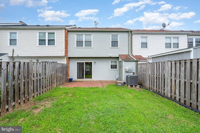 Building Photo - 7624 Wedgewood Dr