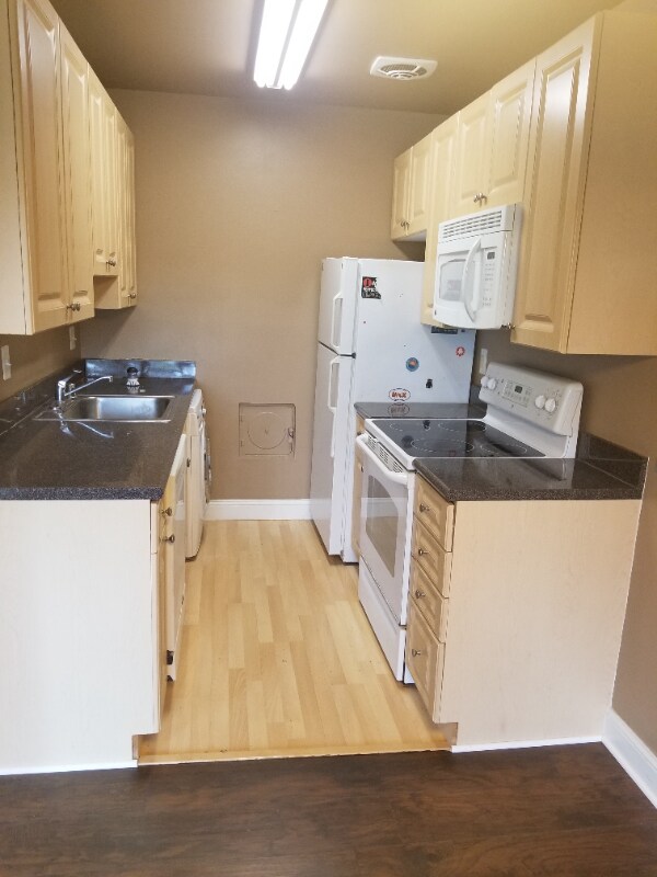 Building Photo - 1001 Chillum Rd