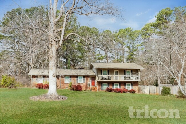 Building Photo - 1458 Tall Pines Dr