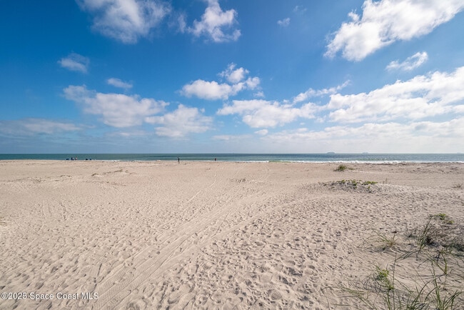 Building Photo - 8753 Live Oak Ct