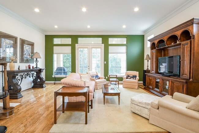 Building Photo - 9127 Harbor Hills Dr