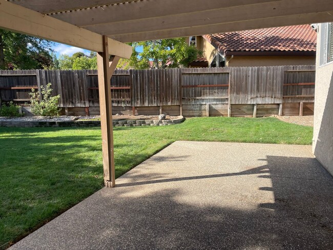 Building Photo - BEAUTIFUL 2 STORY IN FOLSOM WITH 4 BED, 3 ...