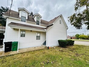 Building Photo - 402 S Bryan-Belt Line Rd