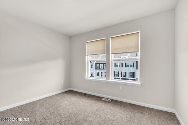 Building Photo - 8 Rothbury Ct