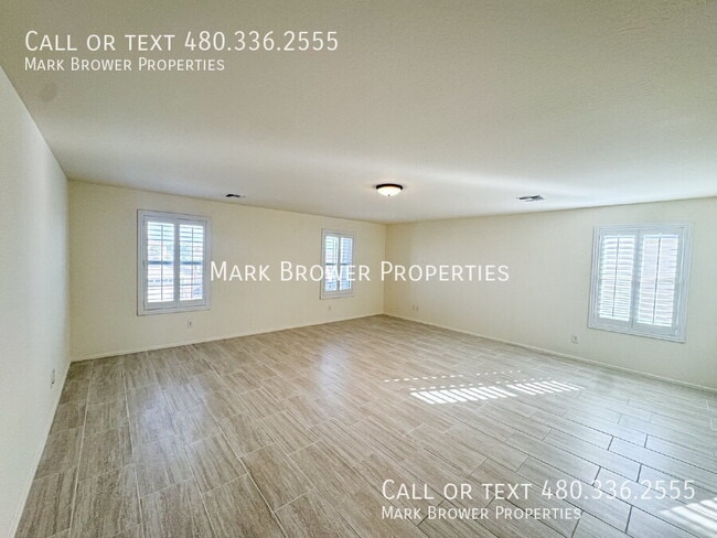 Building Photo - 3546 N Los Alamos