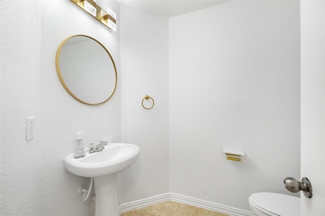 Building Photo - 2042 Mickle Creek Dr