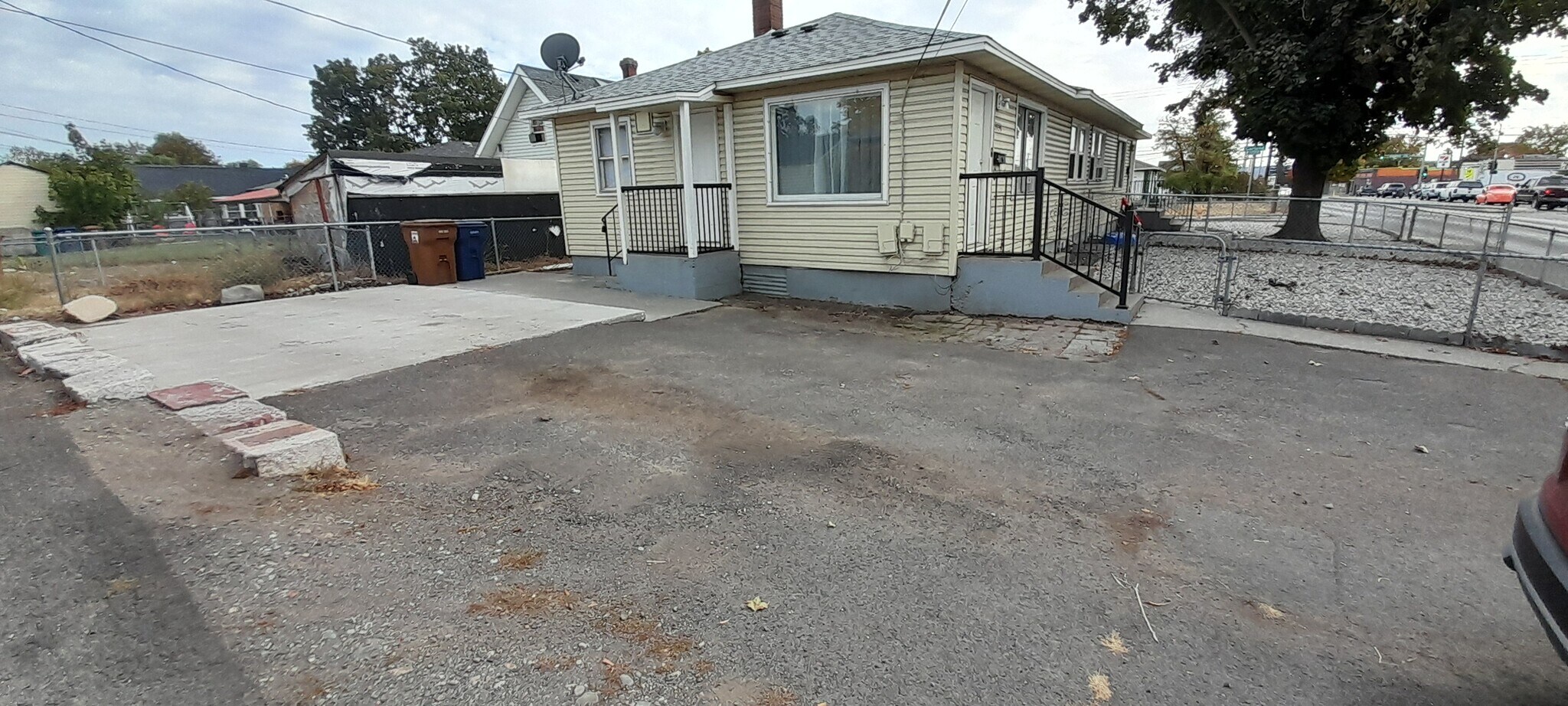 parking - 3934 N Nevada St