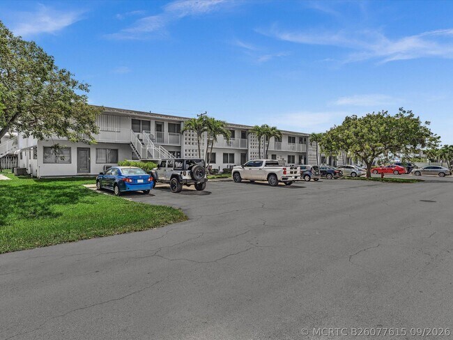 Building Photo - 2020 NE 51st Ct