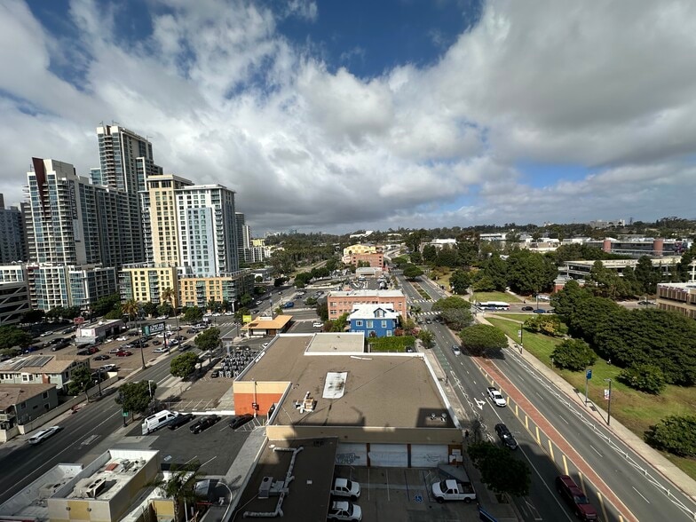 Building Photo - 1080 Park Blvd