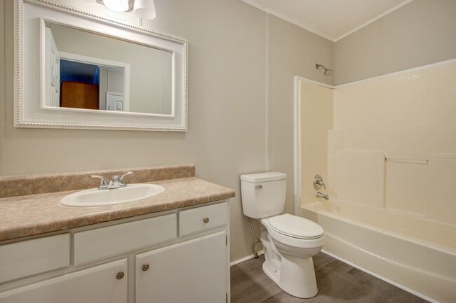 Building Photo - 435 Capers Dr