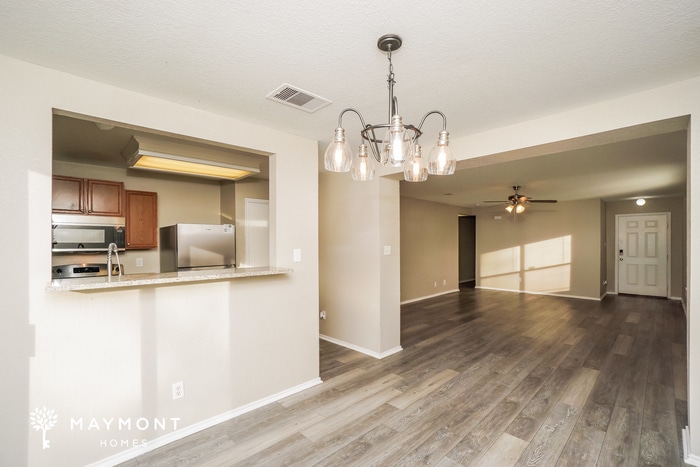 Building Photo - 10607 Terrace Crest