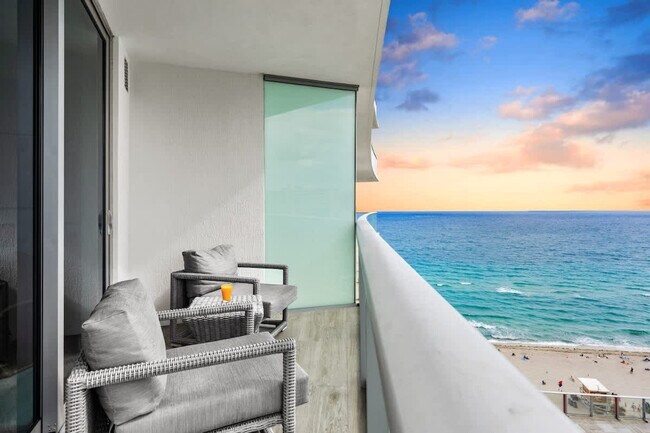 Building Photo - 4011 S Ocean Dr