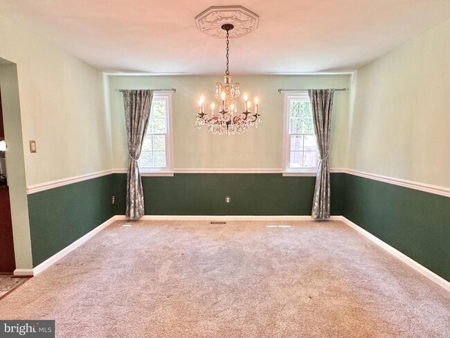 Building Photo - 2026 Admiral Dr