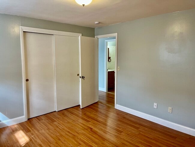 Building Photo - 225 Danforth St