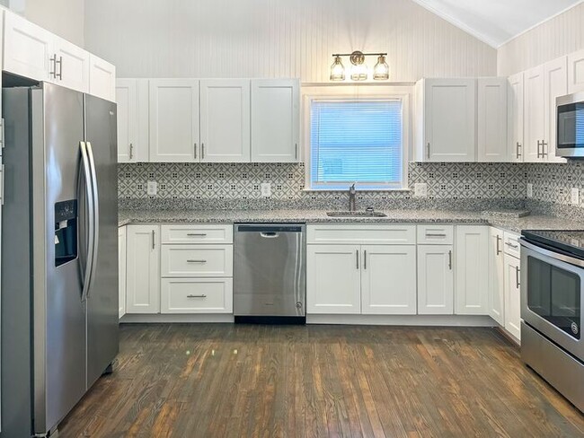 Building Photo - 974 Crystal Rock Rd