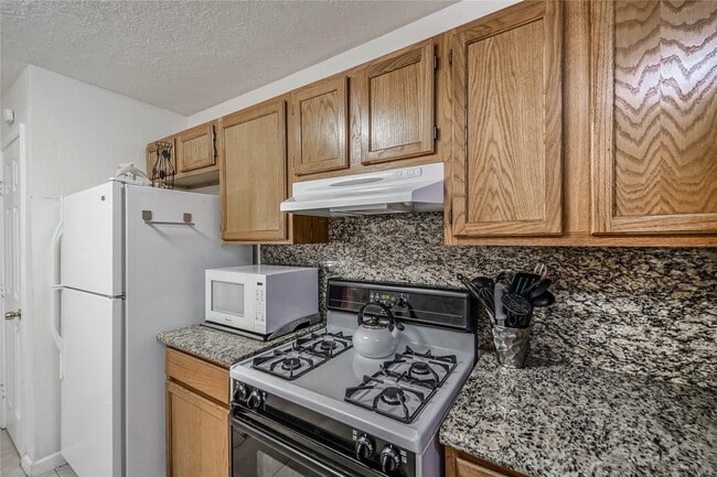 Building Photo - 1320 Avenue L