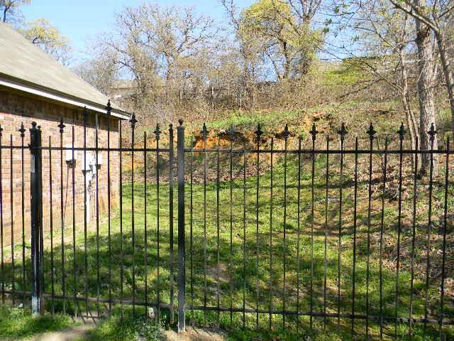 Building Photo - 416 Roland Dr