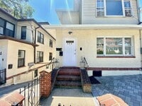 Building Photo - 208 W 260th St