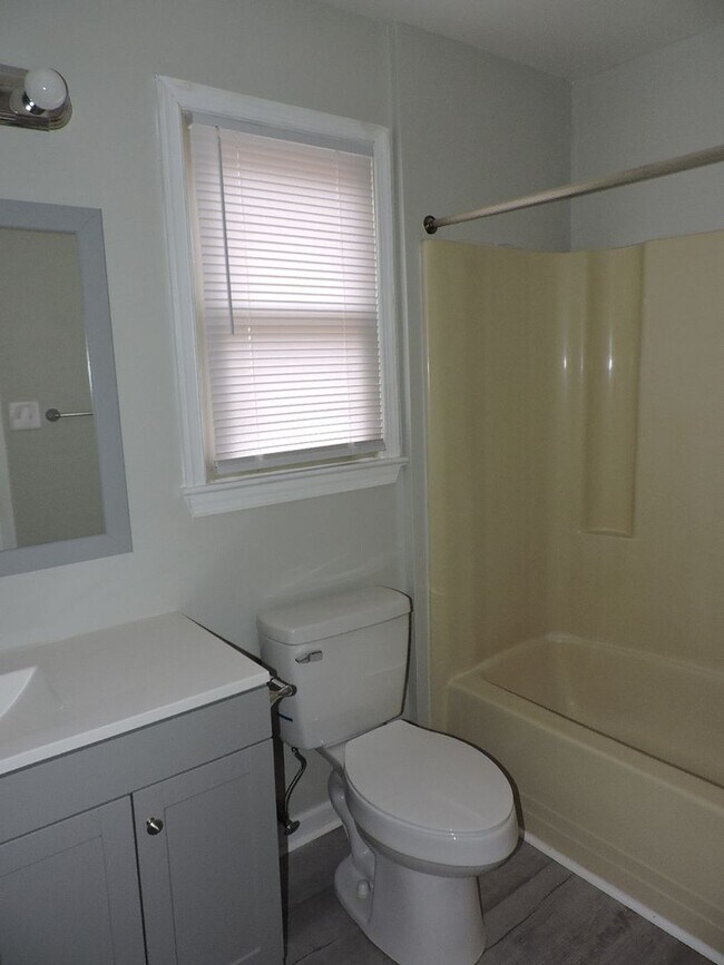 Building Photo - Email Linda@vacosold.com or call 804-642-2106