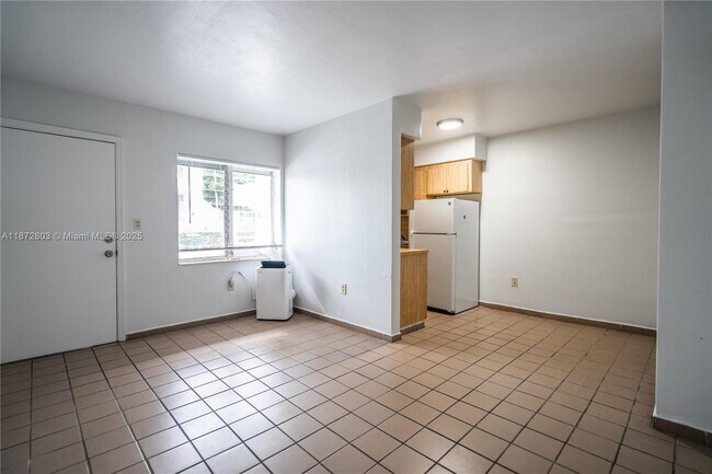 Building Photo - 260 Navarre Ave