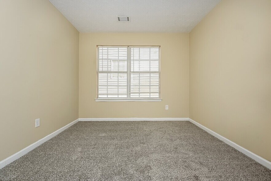 Building Photo - 7420 Garnet Dr