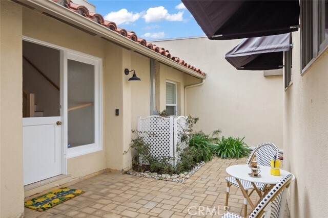 Building Photo - 607 Hilvanar