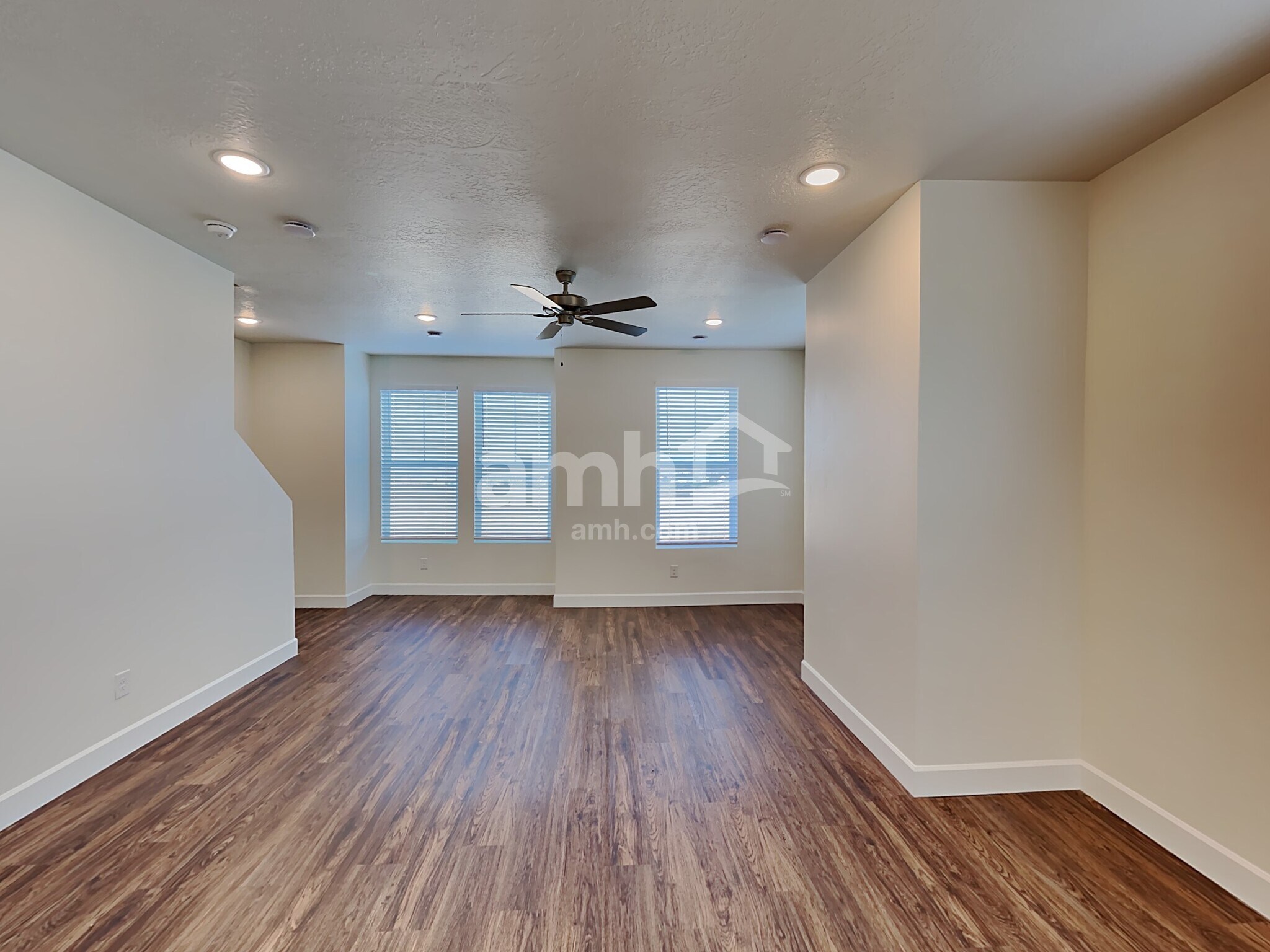 Building Photo - 6022 W South Jordan Pky