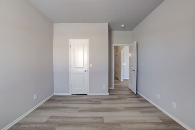 Building Photo - Need More Space? This 4/2.5/2 Has It!