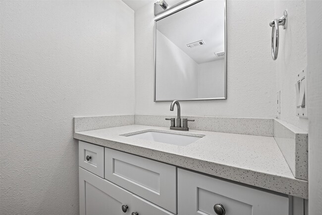 Building Photo - 1344 Chardonnay Dr