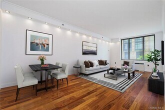 Building Photo - 10 City Pl