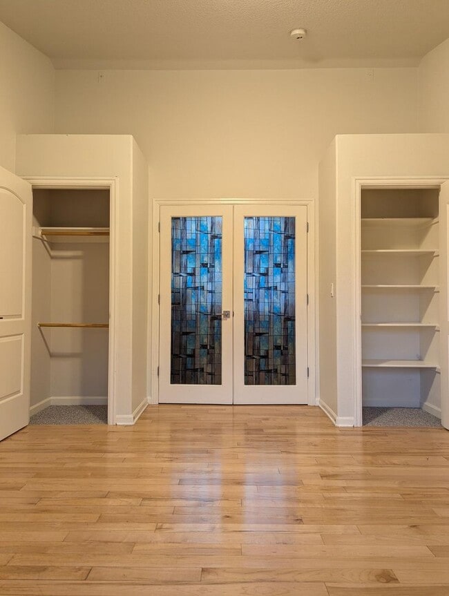 Building Photo - Gorgeous 4 Bed, 2.5 Bath House!