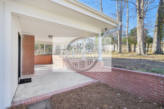 Building Photo - 2343 Derby Dr