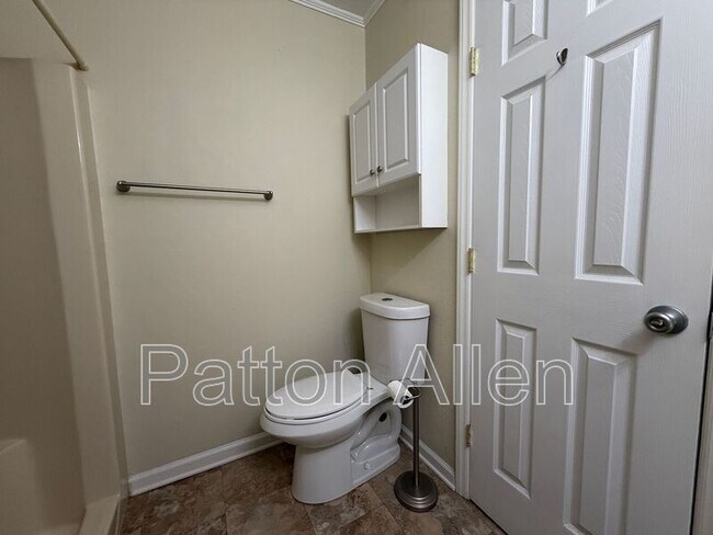 Building Photo - 1304 Abbey Cir