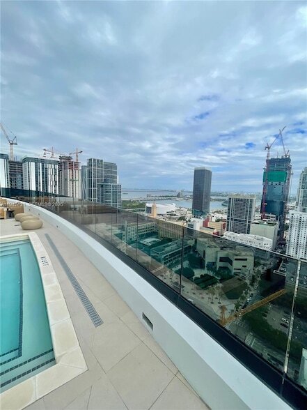 Building Photo - 225 N Miami Ave