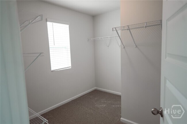 Building Photo - 102 Red Admiral Ln
