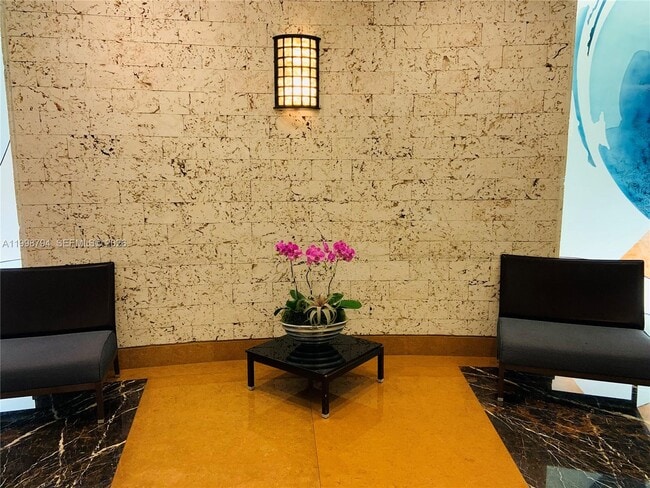 Building Photo - 801 Brickell Key Blvd