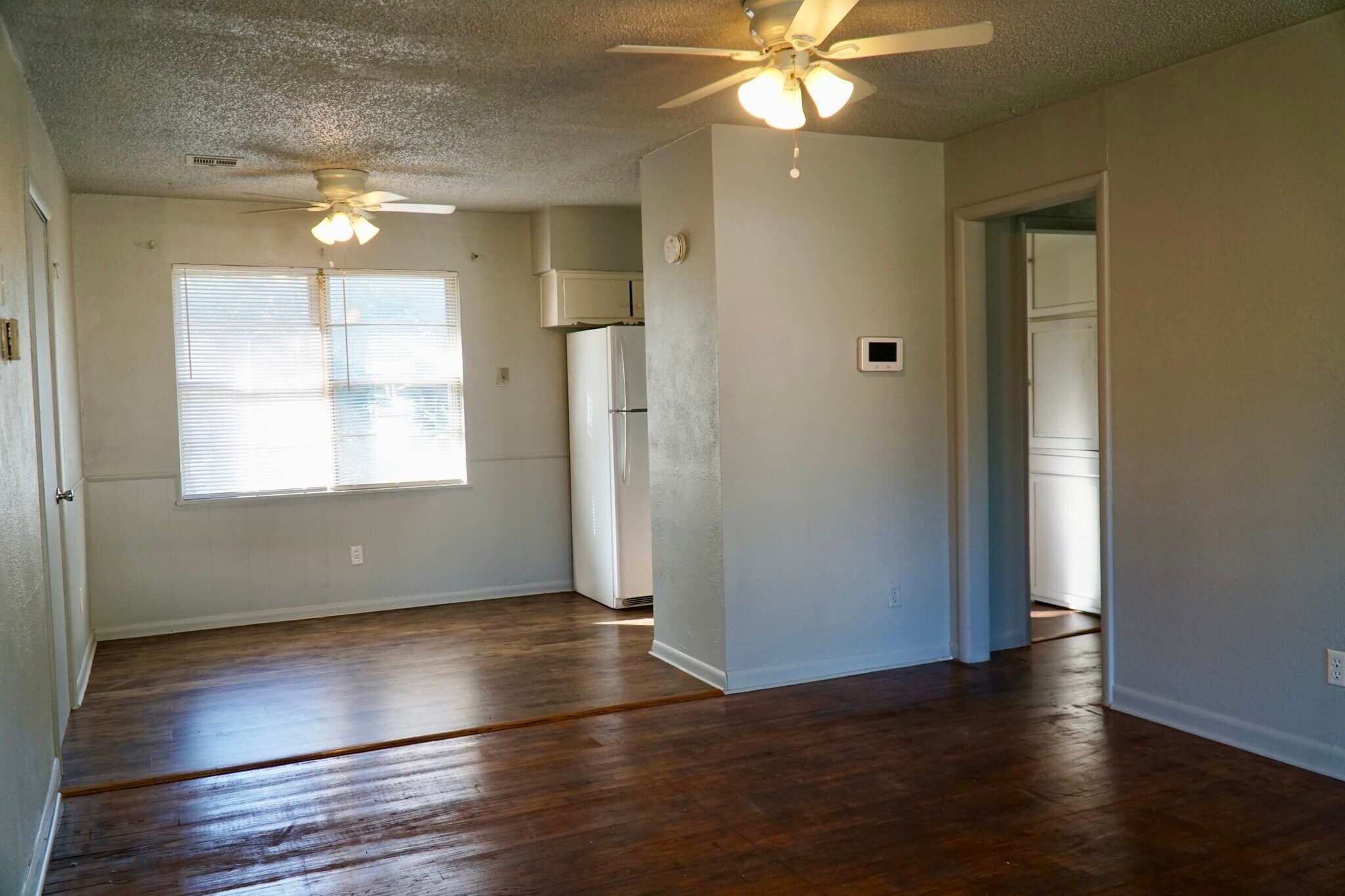 Front living/dining - 609 General Senter Dr