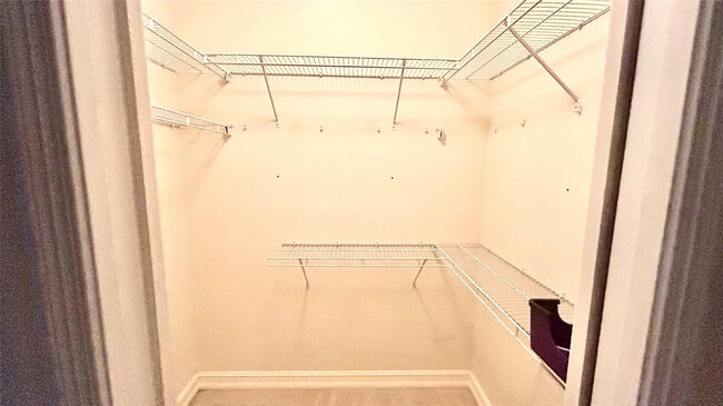 Building Photo - 2720 NE 9th Ave