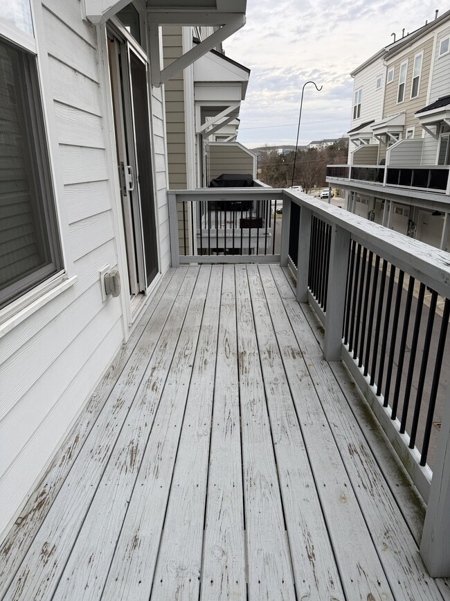 Building Photo - 1057 Vida Wy