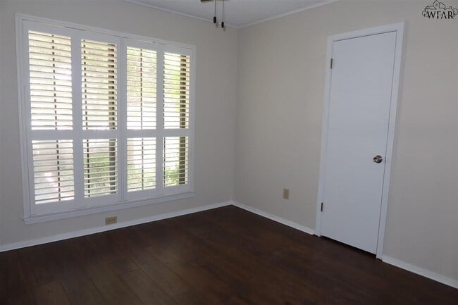 Building Photo - 4601 Misty Valley W