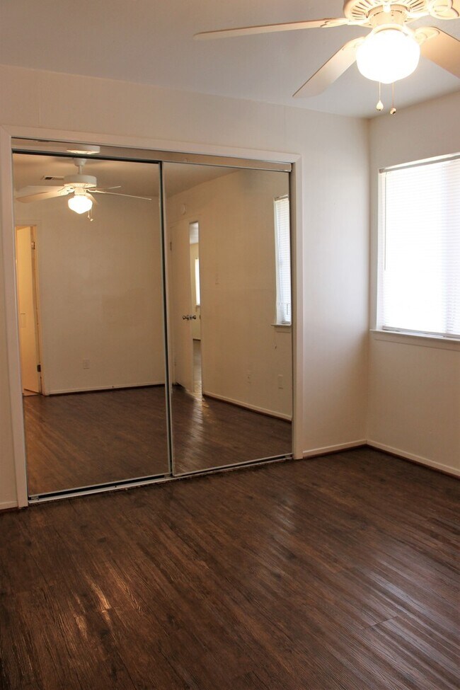 Building Photo - 3603EL