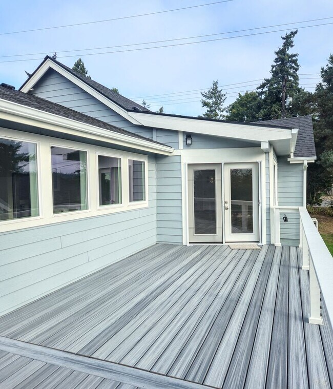 Building Photo - Newly Remodeled 2 Bedroom Home & ADU For R...