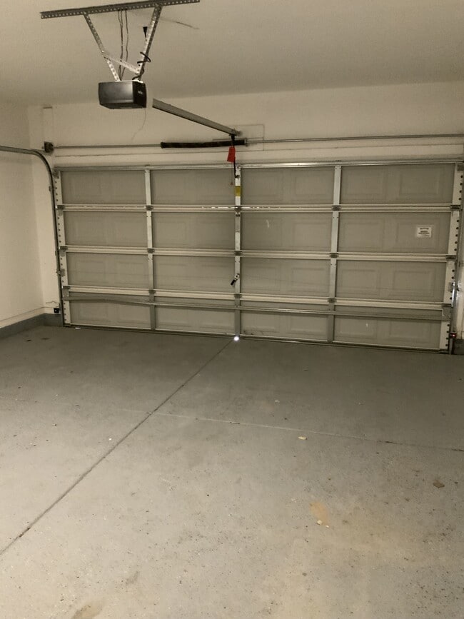 Building Photo - 3425 Old Mill Rd