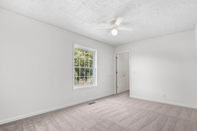 Building Photo - 3352 Mahlon Moore Rd