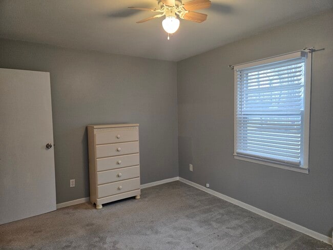 Building Photo - 36 Tina Cir