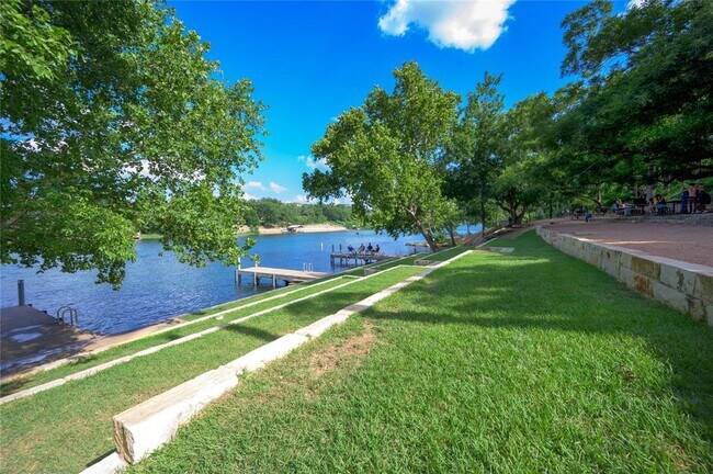 Building Photo - 14501 Blue Jay Point