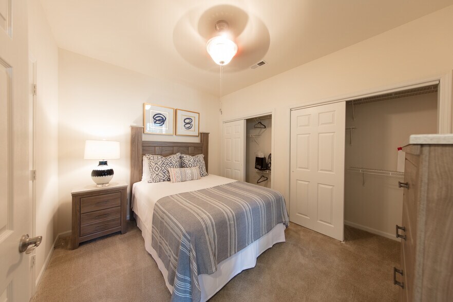 42 Magnolia - 42 Magnolia + 5000 Forest