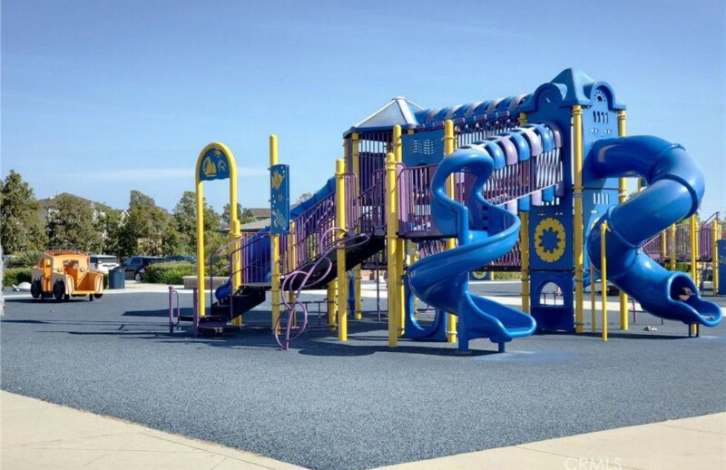 Building Photo - 7435 Paloma Dr