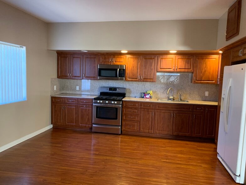 Building Photo - 7711 Sausalito Ave